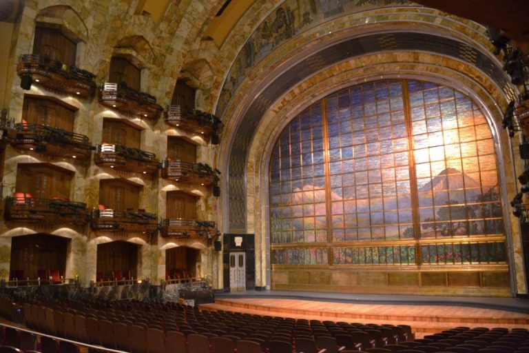 Dintre Cele Mai Impresionante Teatre I Opere Din Lume