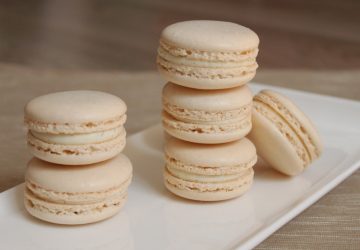 Macarons de vanilie cu ganache de ciocolată albă 3